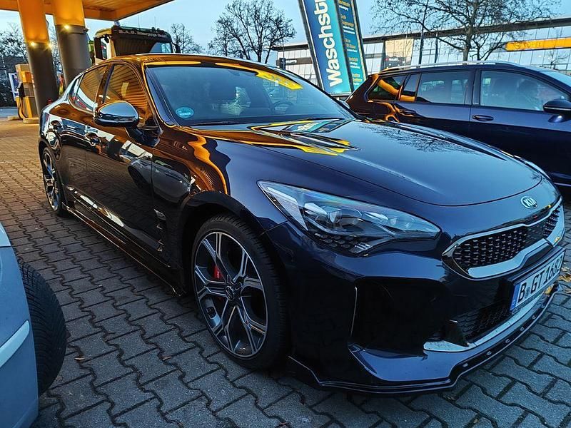 Blau Gebraucht 2018 Kia Stinger Kleinwagen | 32.800 € - Bild 1/4