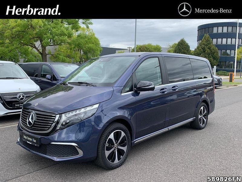 Blau Gebraucht 2024 Mercedes EQV300 Van / Kleinbus | 54.880 € (Etwas zu teuer) - Bild 1/4