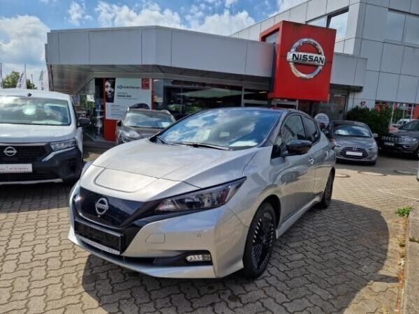 Silber Gebraucht 2024 Nissan Leaf N-Connecta Kleinwagen | 27.990 € (Teuer) - Bild 1/4