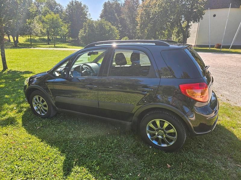 Gebraucht Suzuki SX4 120 PS (88 kW) 2011 Schwarz Kleinwagen