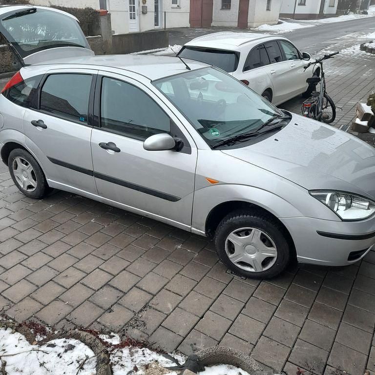 Gebraucht Ford Focus 101 PS (74 kW) 2003 Silber Limousine
