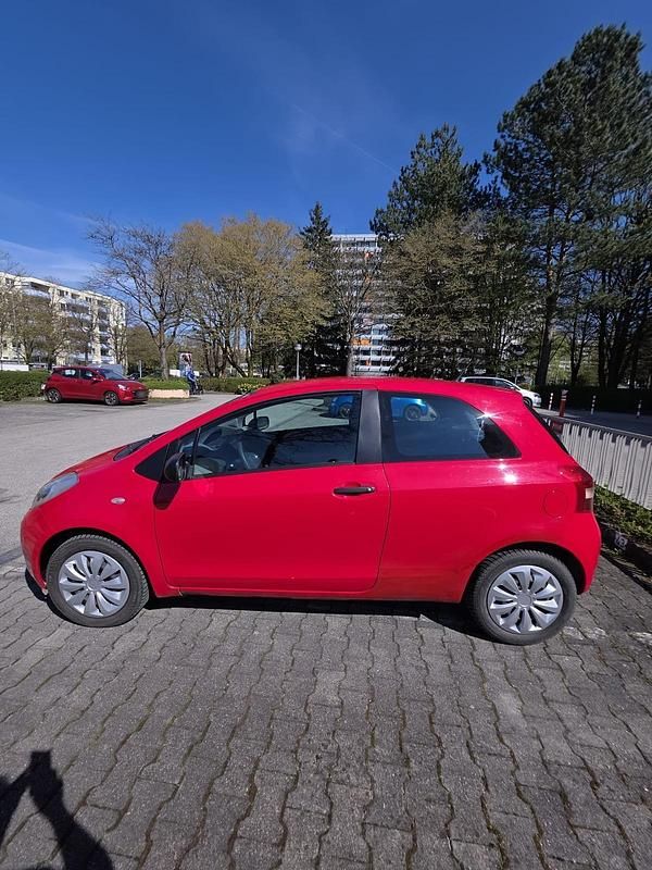 Gebraucht Toyota Yaris 87 PS (63 kW) 2007 Rot Kleinwagen