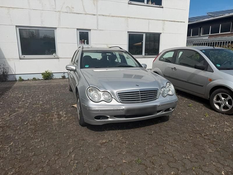 Second-hand Mercedes C220 150 CP (110 kW) 2003 Argintiu Break
