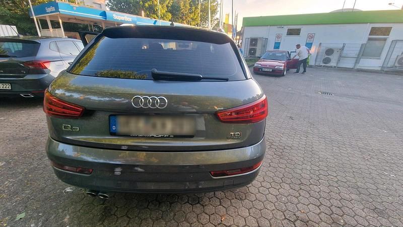 Gebraucht Audi Q3 S-Line 184 PS (135 kW) 2016 Silber SUV