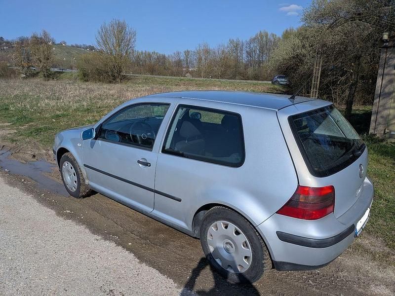 Gebraucht VW Golf IV 116 PS (85 kW) 2001 Silber Kleinwagen