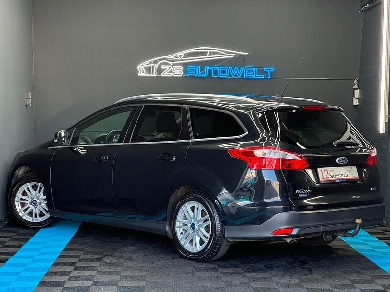 Gebraucht Ford Focus Titanium 125 PS (91 kW) 2013 Schwarz Kombi