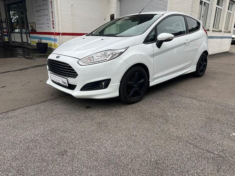 Weiß Gebraucht 2015 Ford Fiesta ST-Line Kleinwagen | 4.999 € (Superpreis) - Bild 1/4