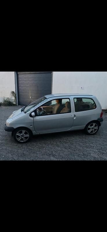 Silber Gebraucht 2003 Renault Twingo Kleinwagen | 650 € (Guter Preis) - Bild 1/4