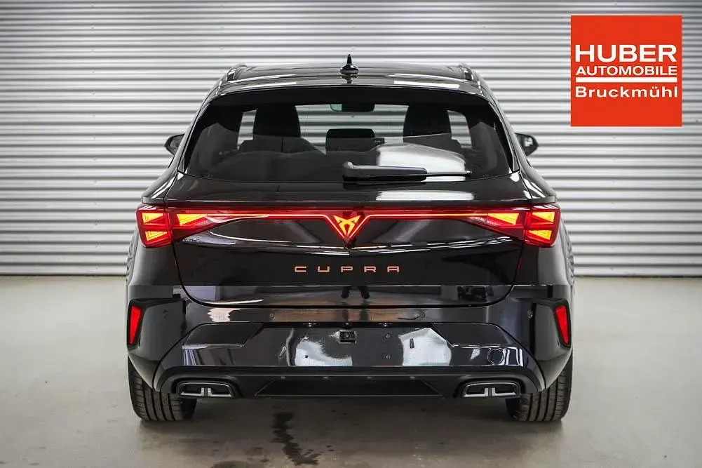 Neu Cupra Leon 150 PS (110 kW) 2026 Midnight black metallic (0e) Kombi