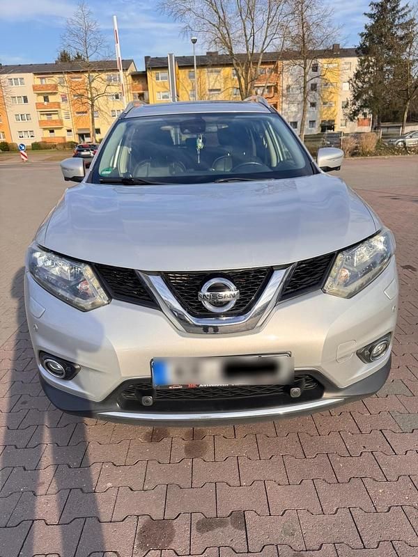 Grau Gebraucht 2017 Nissan X-Trail SUV | 12.500 € - Bild 1/4