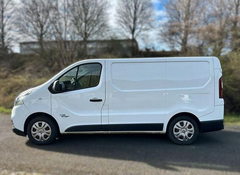 Gebraucht Fiat Talento 145 PS (106 kW) 2017 Weiß Van / Kleinbus