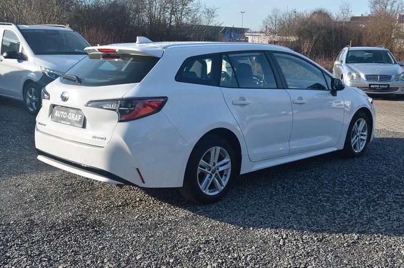 Gebraucht Toyota Corolla Business Edition 98 PS (72 kW) 2022 Weiß Limousine