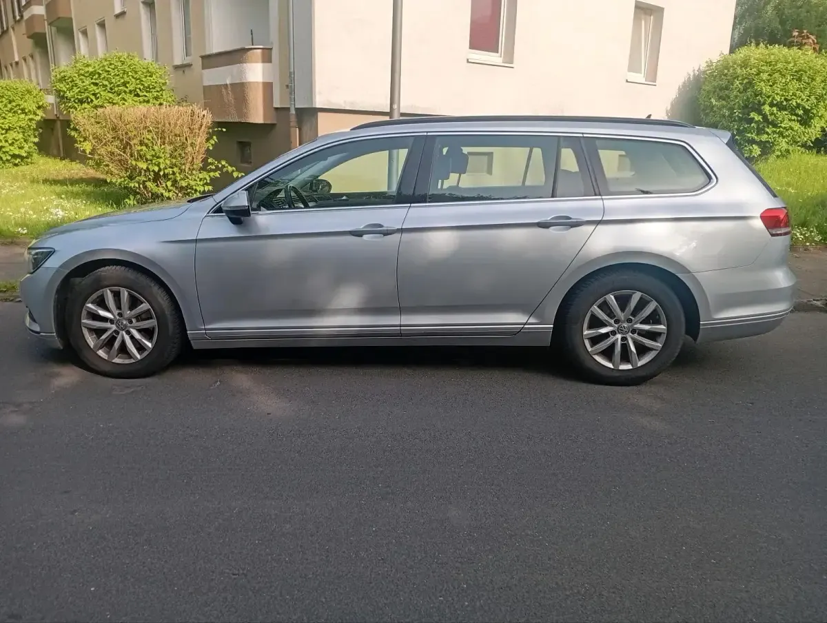 Gebraucht VW Passat 150 PS (110 kW) 2016 Silber Kombi