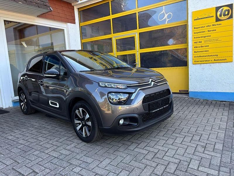 Grau Gebraucht 2024 Citroën C3 Limousine | 13.180 € (Fairer Preis) - Bild 1/4