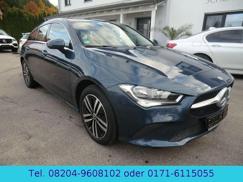 Blau Gebraucht 2021 Mercedes CLA200 Limousine | 20.450 € (Superpreis) - Bild 1/4