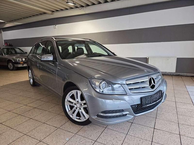 Gebraucht Mercedes C220 Avantgarde 170 PS (125 kW) 2012 Palladiumsilber  metalliclack Kombi
