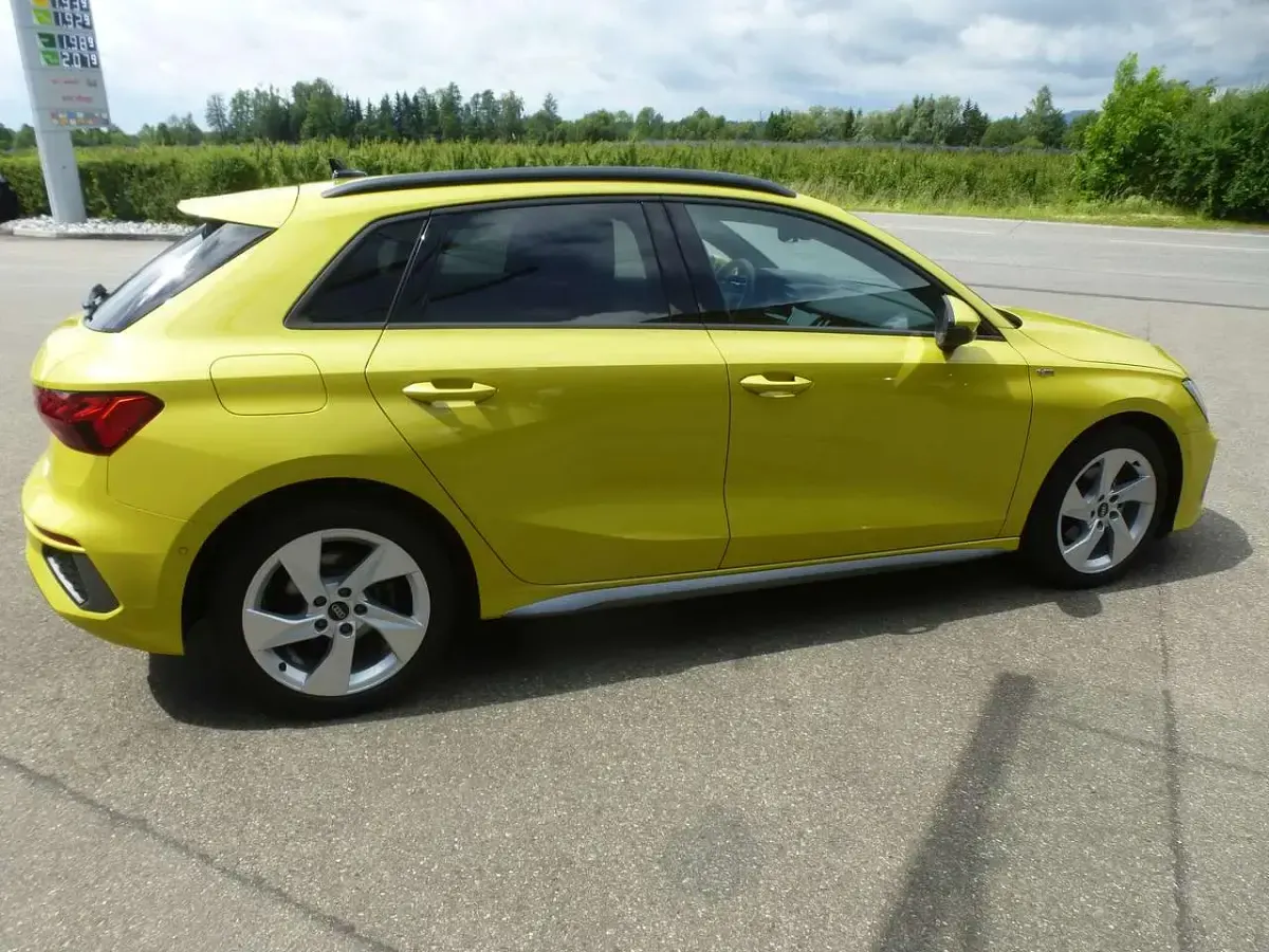 Brugt Audi A3 S-Line 150 HK (110 kW) 2024 Gul Stationcar