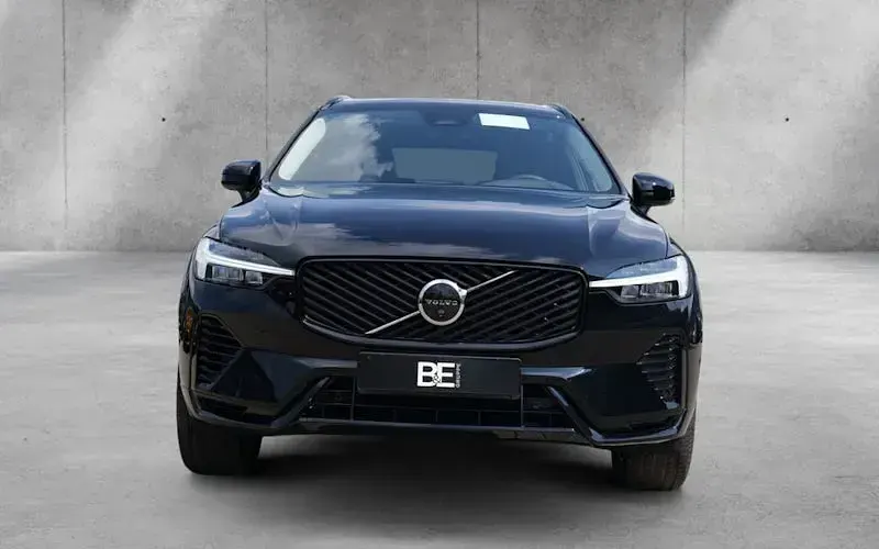Neu Volvo XC60 Plus 455 PS (334 kW) 2025 Schwarz SUV