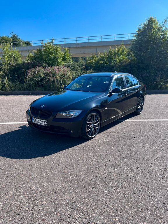 Schwarz Gebraucht 2006 BMW 325 Limousine | 8.500 € (Teuer) - Bild 1/4