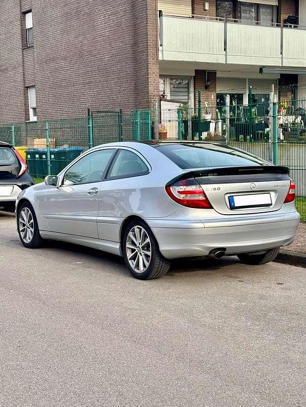 Gebraucht Mercedes C180 143 PS (105 kW) 2006 Grau Coupé