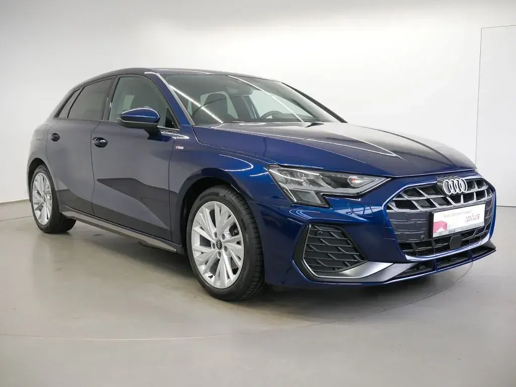 Gebraucht Audi A3 S-Line 150 PS (110 kW) 2025 Navarrablau metallic Limousine