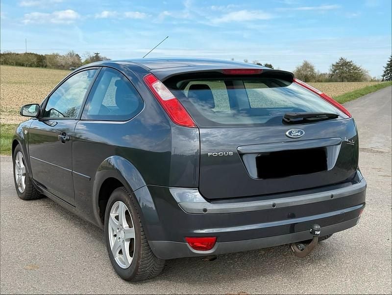 Gebraucht Ford Focus Titanium 100 PS (73 kW) 2007 Grau Coupé