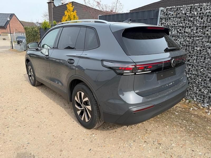 Neu VW Tiguan 150 PS (110 kW) 2026 Dolphin grey SUV