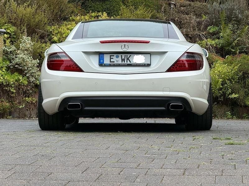Gebraucht Mercedes SLK200 AMG 184 PS (135 kW) 2015 Weiß Cabrio