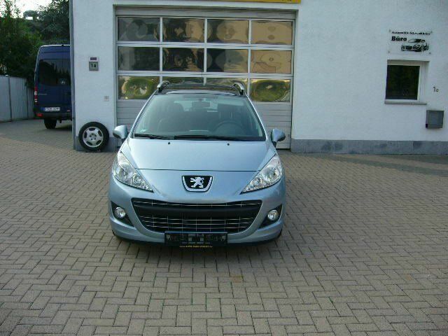 Gebraucht Peugeot 207 Premium 120 PS (88 kW) 2012 Blau metallic Kombi
