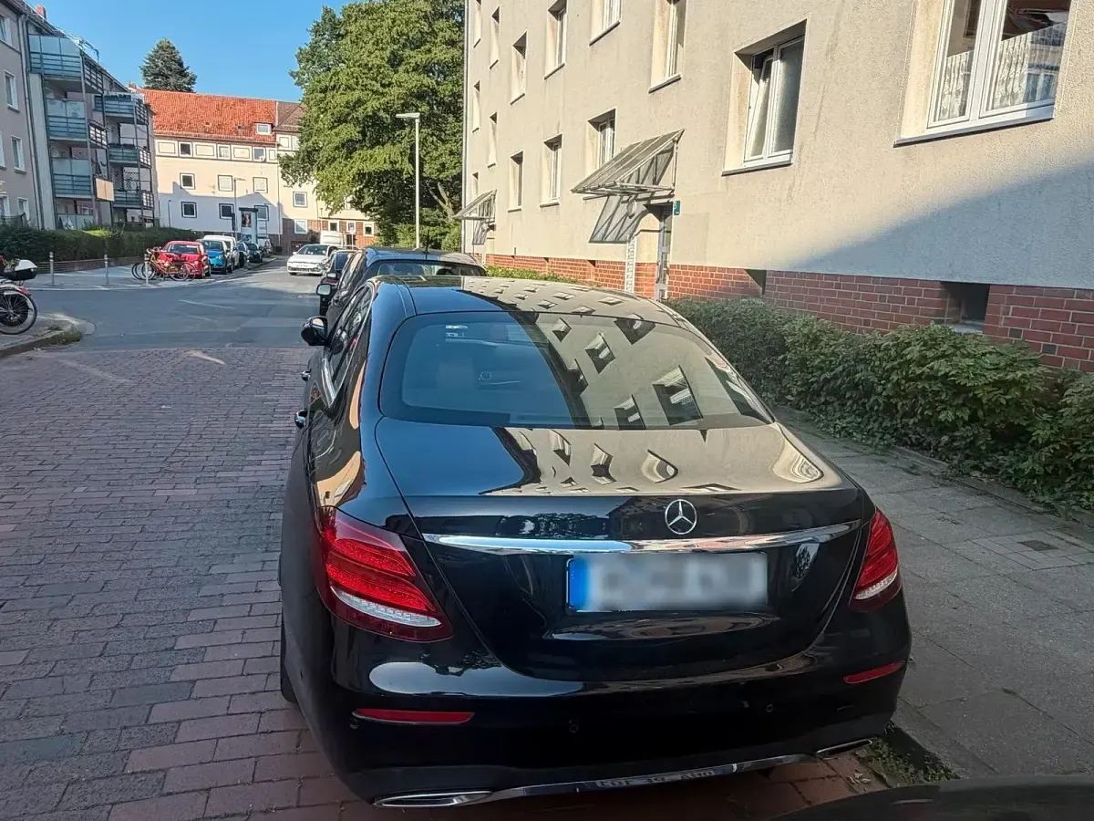 Gebraucht Mercedes E250 211 PS (155 kW) 2018 Schwarz Limousine