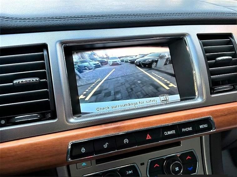 Gebraucht Jaguar XF 190 PS (139 kW) 2012 Weiß Limousine