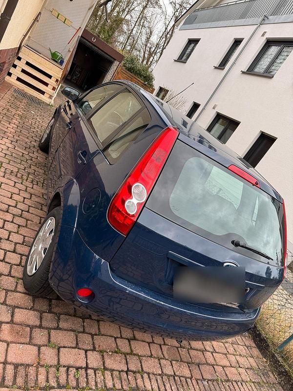 Gebraucht Ford Fiesta 80 PS (58 kW) 2008 Blau Kleinwagen