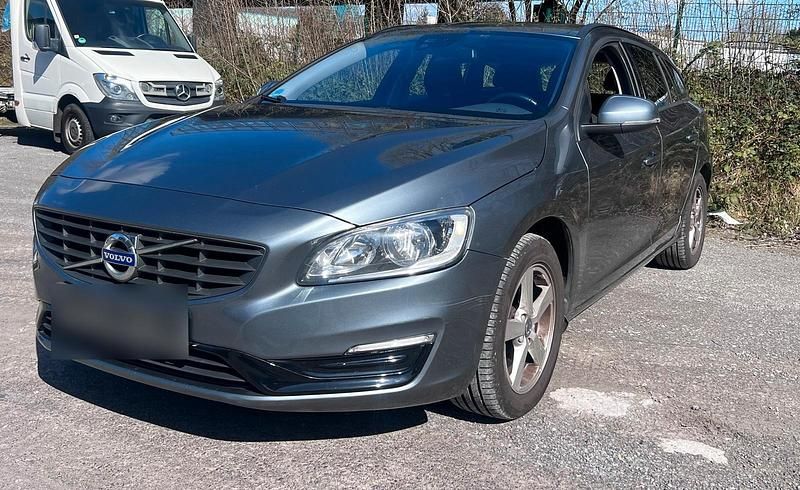 Gebraucht Volvo V60 120 PS (88 kW) 2018 Kombi