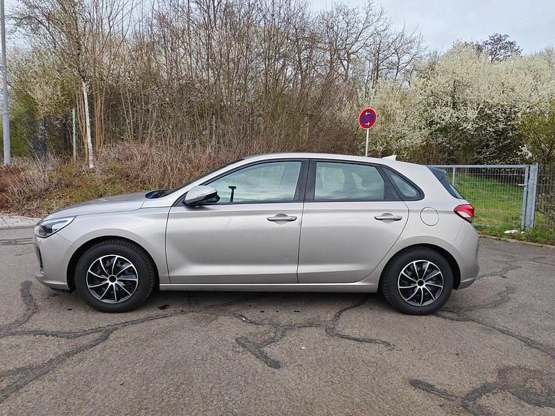 Gebraucht Hyundai i30 Style 99 PS (72 kW) 2018 Beige Limousine