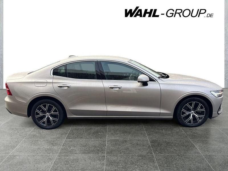 Gebraucht Volvo S60 250 PS (183 kW) 2024 Grau Limousine