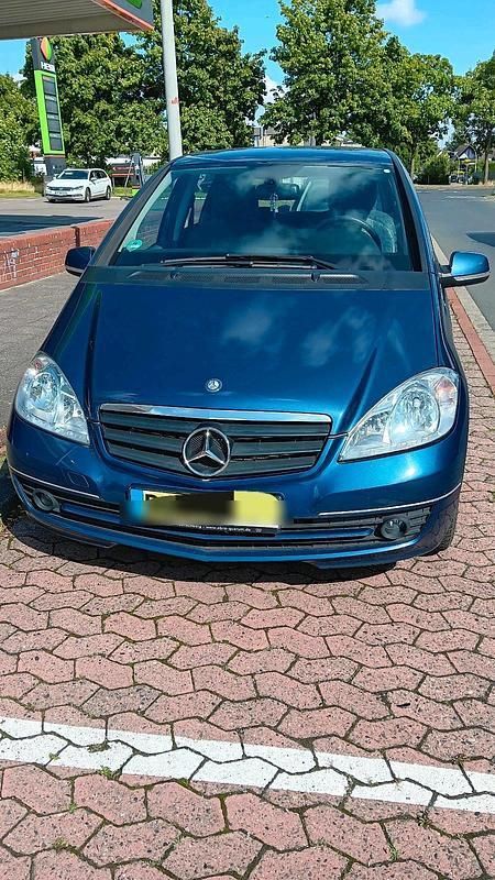Blau Gebraucht 2011 Mercedes A160 Limousine | 3.550 € (Superpreis) - Bild 1/4