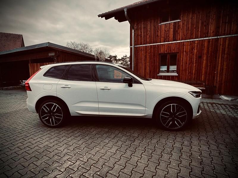 Gebraucht Volvo XC60 R-Design 197 PS (144 kW) 2021 Weiß SUV