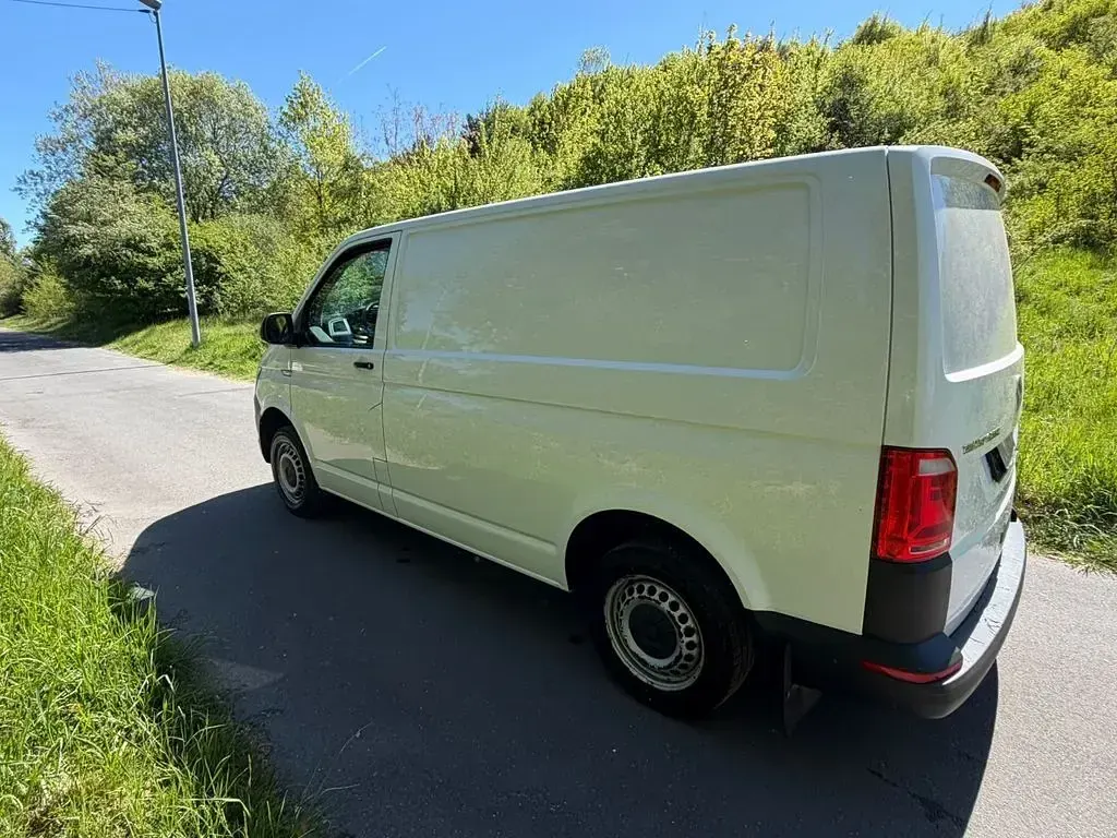 Gebraucht VW Transporter 116 PS (85 kW) 2018 Weiß Van