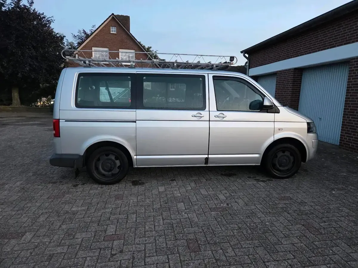 Gebraucht VW Caravelle 180 PS (132 kW) 2009 Silber Van