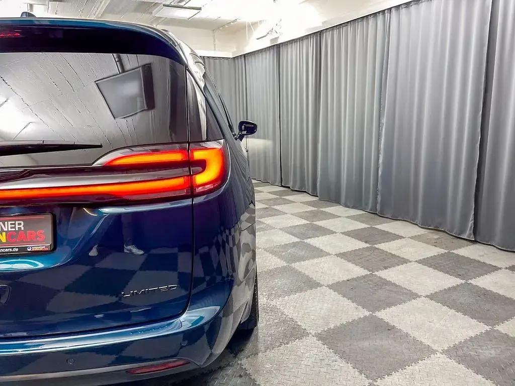 Gebraucht Chrysler Pacifica Limited 286 PS (210 kW) 2022 Blau Van
