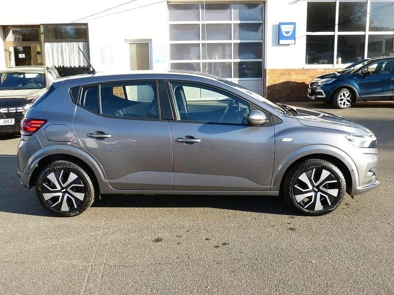 Gebraucht Dacia Sandero Expression 91 PS (66 kW) 2025 Grau Limousine