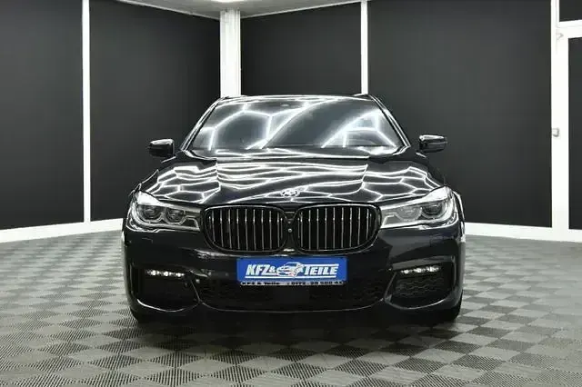 Gebraucht BMW 740 M Sport 320 PS (235 kW) 2017 Schwarz Limousine