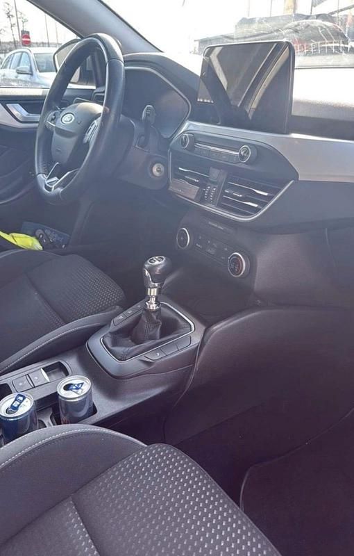 Second-hand Ford Focus 98 CP (72 kW) 2019 Argintiu Break