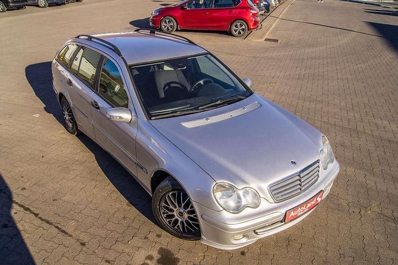 Gebraucht Mercedes C220 Elegance 150 PS (110 kW) 2005 Silber Kombi