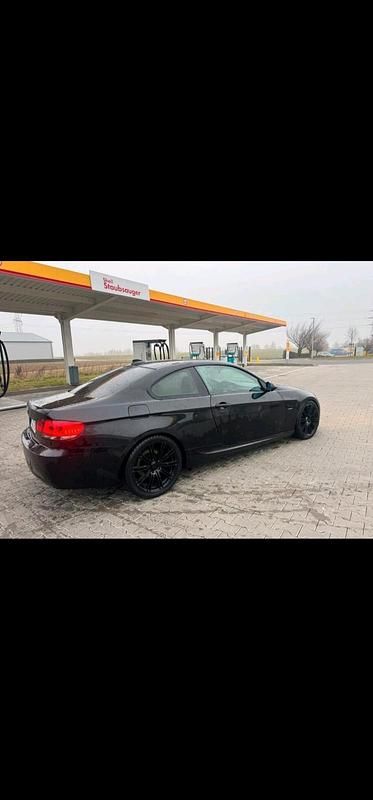 Gebraucht BMW 325 218 PS (160 kW) 2007 Schwarz Coupé