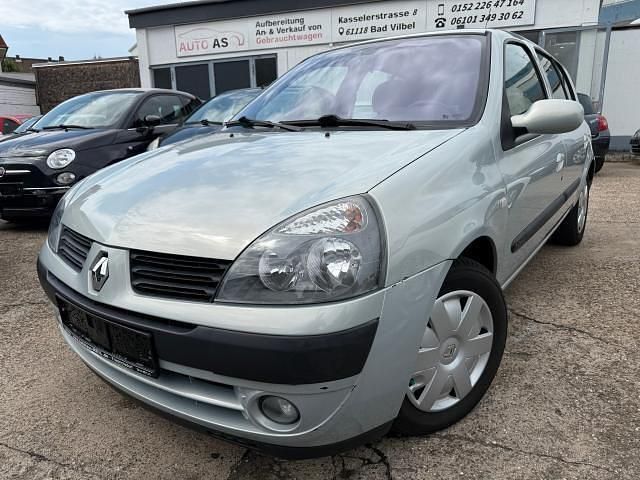 Grau Gebraucht 2004 Renault Clio II Limousine | 3.990 € (Etwas zu teuer) - Bild 1/4