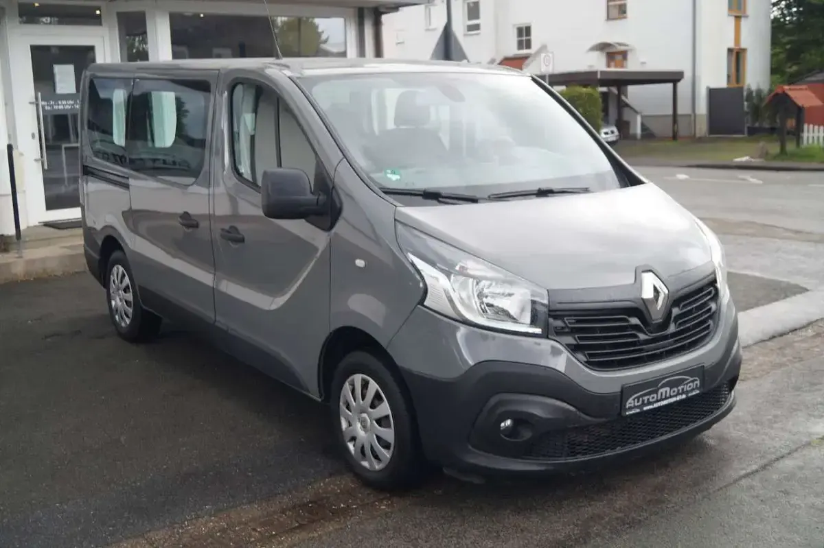 Gebraucht Renault Trafic Expression 121 PS (88 kW) 2019 Grau Van / Kleinbus