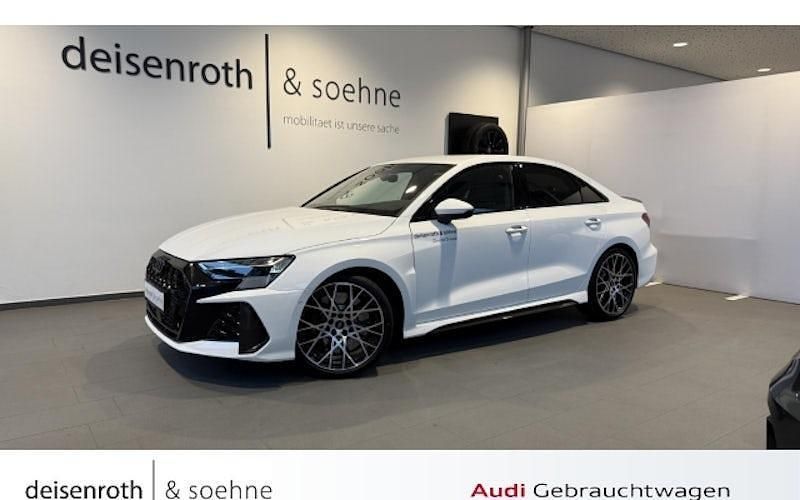 Weiss Gebraucht 2024 Audi RS3 Sportback Comfort Kleinwagen | 68.970 € - Bild 1/4