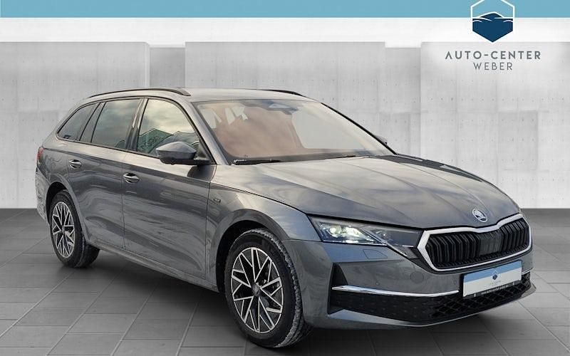 Grau Gebraucht 2025 Skoda Octavia Tour Kombi | 36.210 € (Teuer) - Bild 1/4