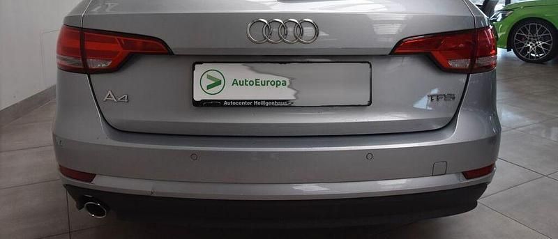 Gebraucht Audi A4 Basis 150 PS (110 kW) 2017 Silber metallic Kombi